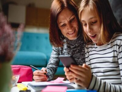 Parents Kids’ Activities on Phone